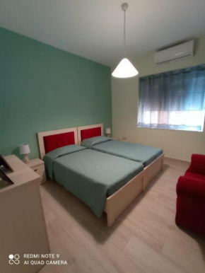 Port Side - 2BR Apartment - Center Location